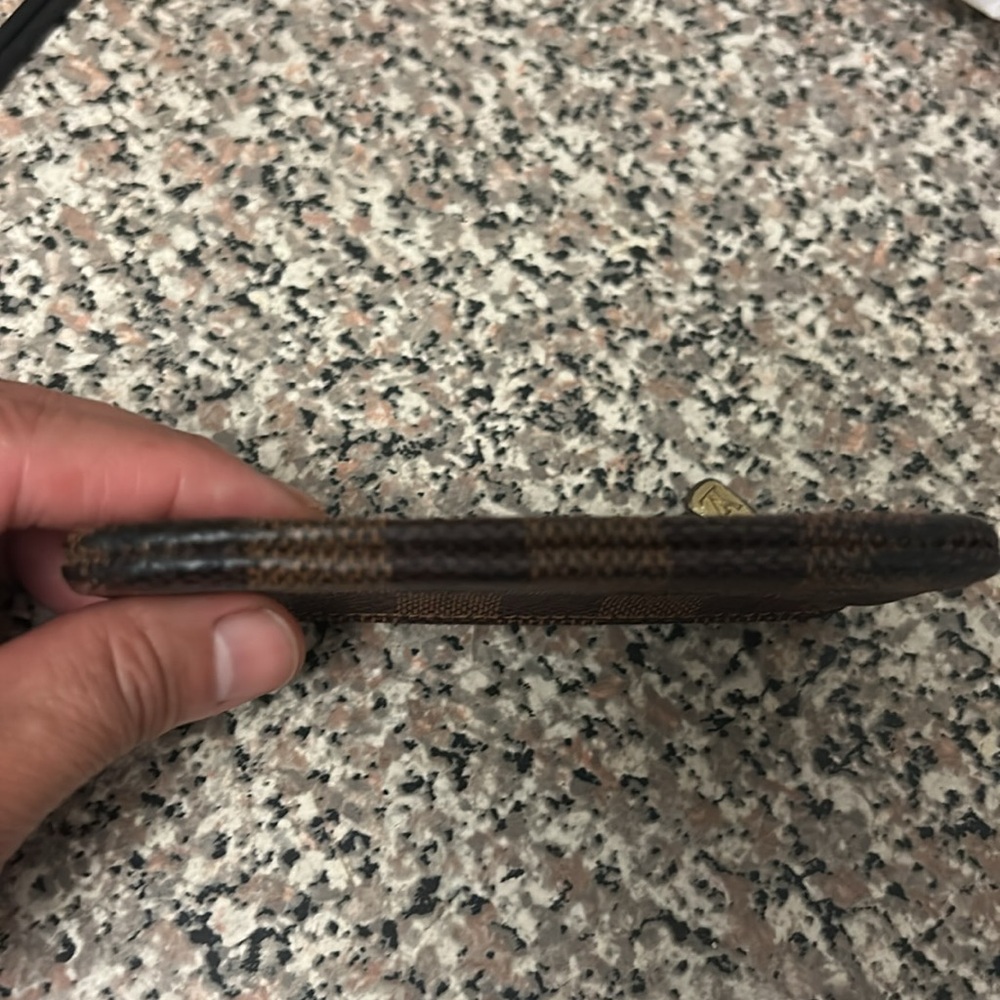 Louis Vuitton key pouch - Picture 3 of 5